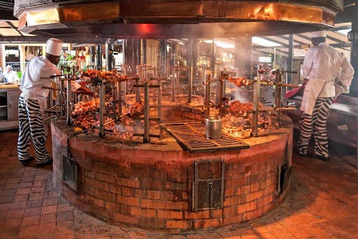 肉食レストランでのバーベキューランチ/ディナー-ナイロビ