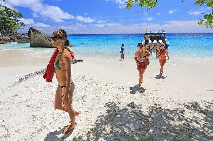 シミラン諸島シュノーケリングの日帰り旅行プーケットからの愛のアンダマン