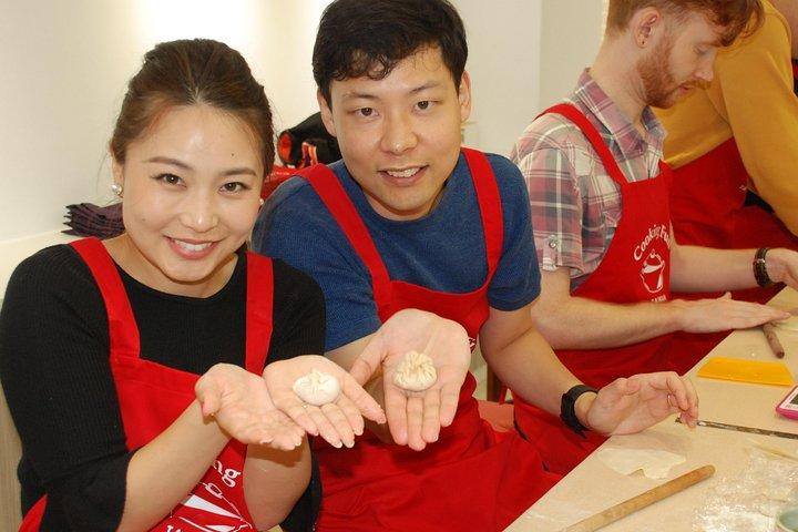 「小籠包、ごま油のしいたけ鶏にゅうめん、細切り押し豆腐の冷製あえ物、タピオカミルクティー」台湾の伝統グルメ体験-A (Taipei Cooking Class) 日本語対応可能