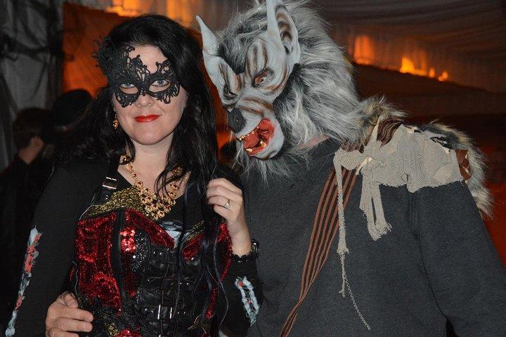 ブラン城でのハロウィーン パーティー付き 2 日間ツアー