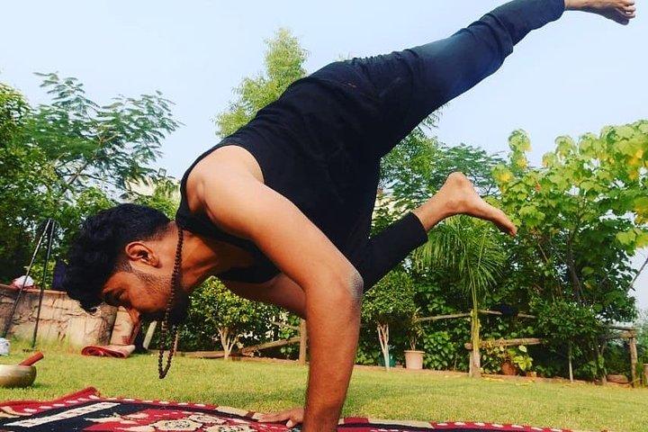 Lezione di yoga ad Agra