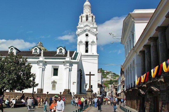 Heldags Quito City Tour och mitt i världen besök
