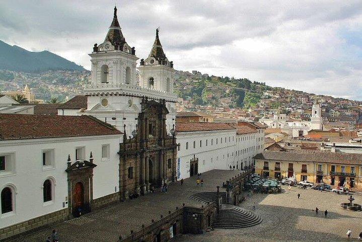 Heldags Quito City Tour och mitt i världen besök