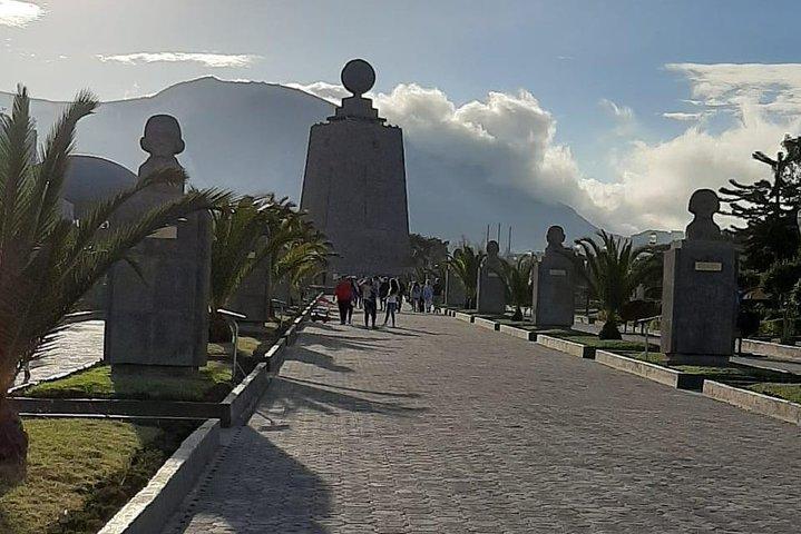 Heldags Quito City Tour och mitt i världen besök