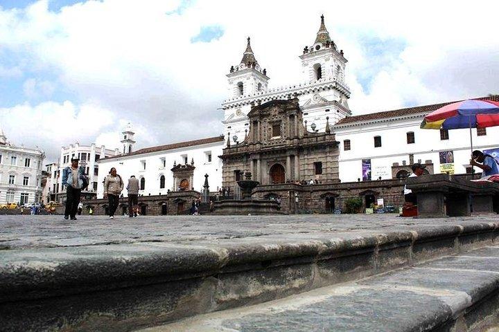 Heldags Quito City Tour och mitt i världen besök