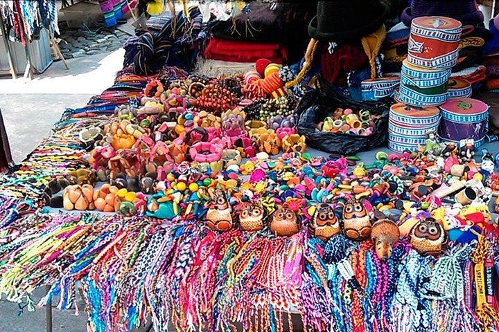 Day trip Otavalo & Cotacachi+ Visita a la Laguna San Pablo desde Quito