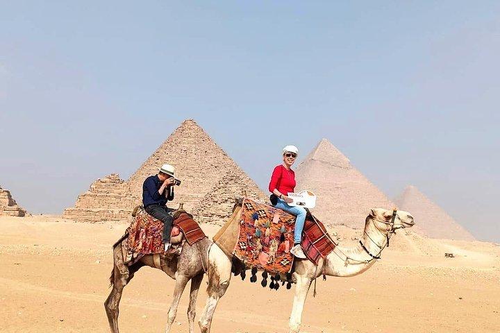 Sunset Safari vid Pyramiderna i Kairo (Camel Ride & BBQ)