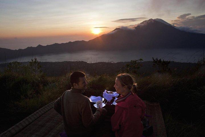 Mount Batur Hike und Hot Spring
