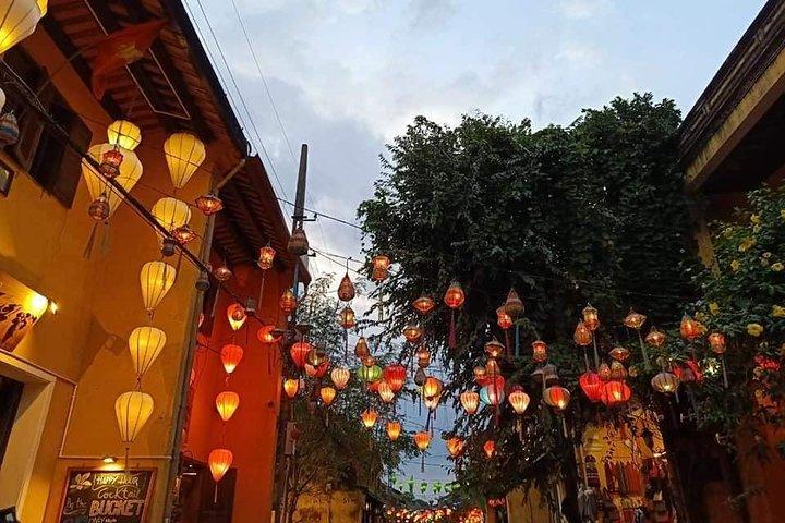 Passeio a pé Hoi An - passeio pela cidade e Sampan com lanternas coloridas, mercado noturno