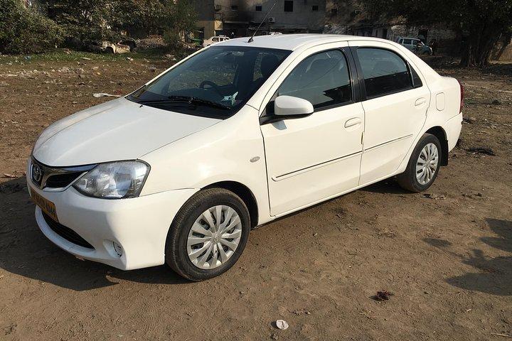 Agra nach Delhi Privater Luxus Transfer
