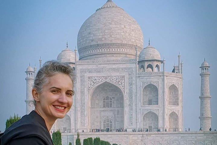 Servicio de guía turístico privado Agra con coche