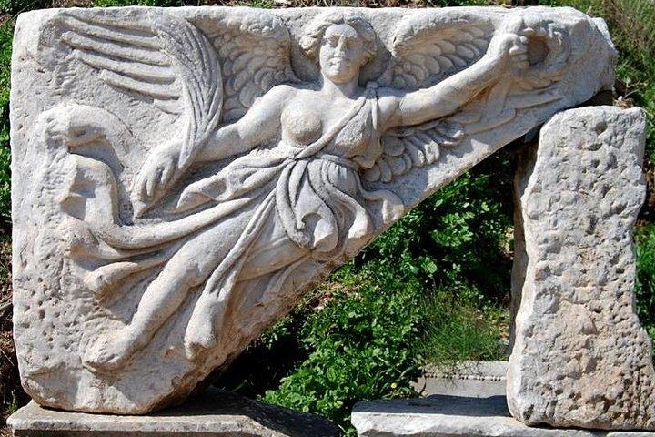 Tour guiado en grupo pequeño de Éfeso y la aldea de Sirince desde los hoteles de Kusadasi / Selçuk