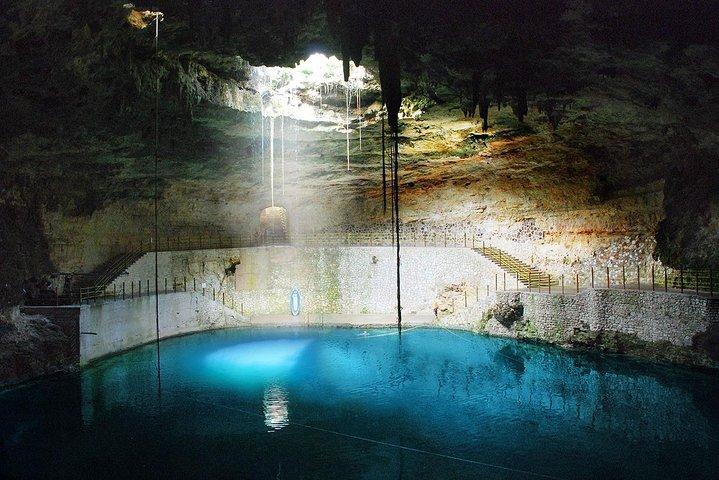 ESPERIENZA CHICHÉN ITZÁ DI NOTTE, CENOTE, BUFFET E VALLADOLID