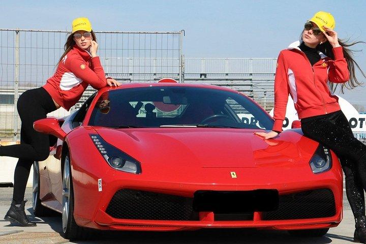Esperienza mista di prova di guida su strada e gare con super car