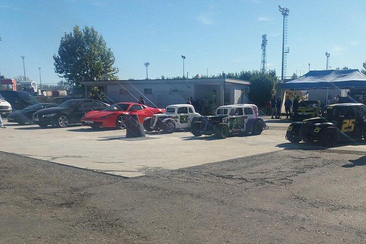 レース体験-ミラノ近郊のレーストラックでのテストドライブレースとスーパーカー