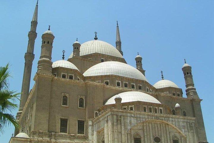 Le musée égyptien et le vieux tour du Caire