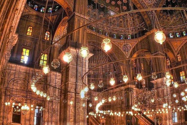 シタデル、コプト、イスラムのカイロカーンエルハリリへのプライベートツアー