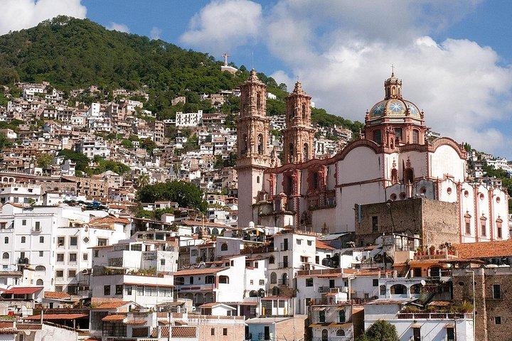 タスコのシルバーシティ：メキシコシティからの一日ツアー