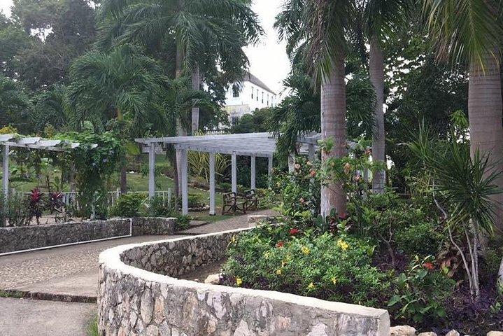 Explore Montego Bay Rose Hall Great House & Luminous LagoonTour