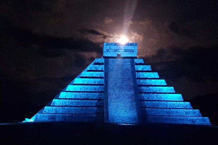 Tour con espectáculo de luz y sonido "Noches de Kukulkán" desde la Riviera Maya