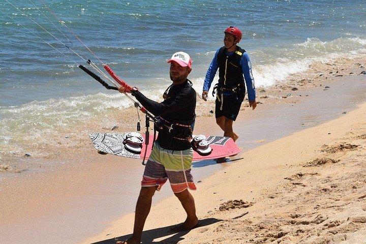 Maui Small Group Kiteboarding Lesson - Kite Beach
