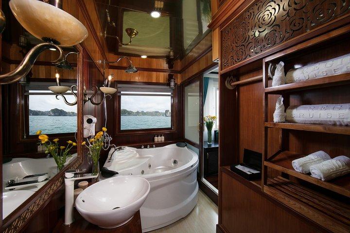 Bai Tu Long Bay 2D1N Limousine Kayak: 4*++ La Regina Royal Cruise