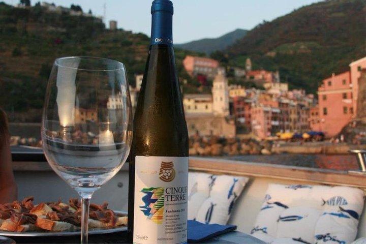 Sueños al atardecer en Cinque Terre : Crucero, Natación & Cena