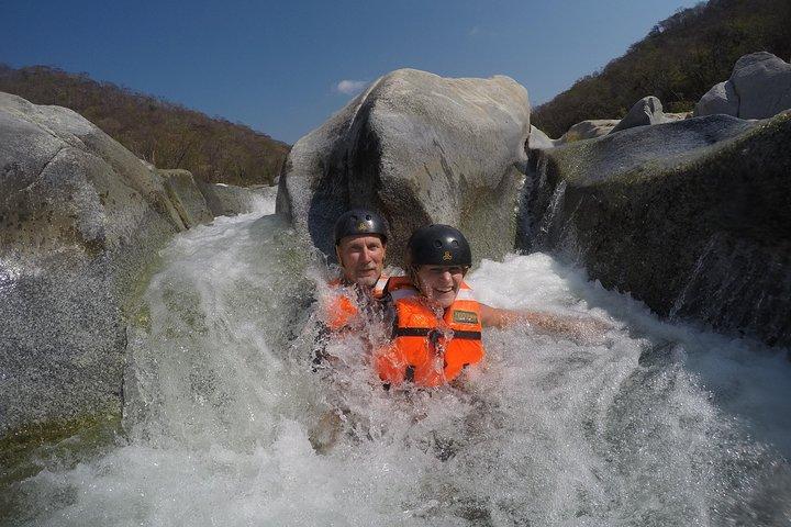 Canyoning i Oaxacan Coast Canyons