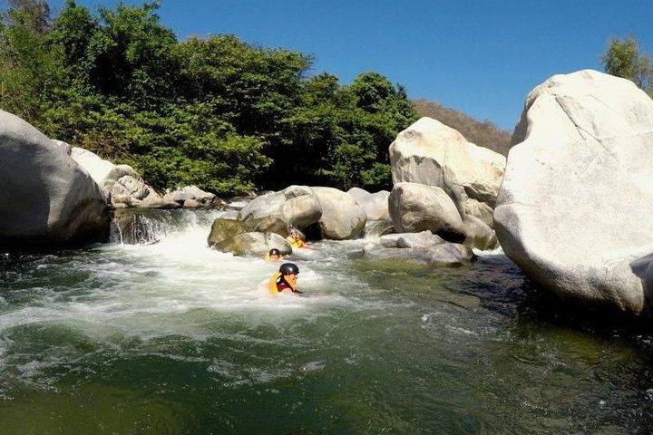 Canyoning i Oaxacan Coast Canyons