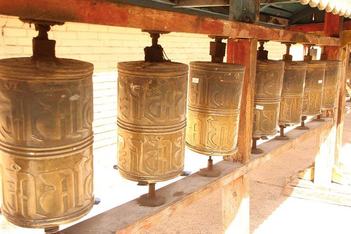 アグラグ・ブティール寺院1日ツアー-瞑想と自然