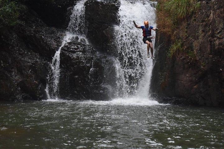 VIP-Abenteuertour – Dalat Canyoning/Snapling/Rappeling