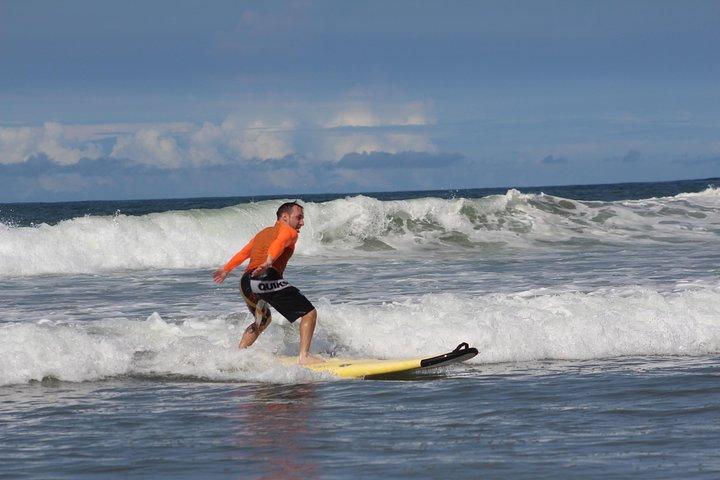 Leçons de surf semi-privées sur la magnifique Playa Grande