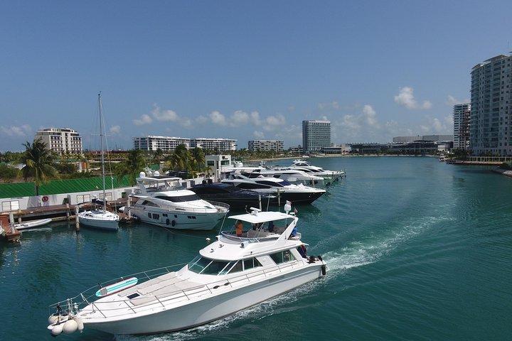 Excursion en bateau de Cancun à Isla Mujeres sur un yacht de luxe avec chef -SR55C