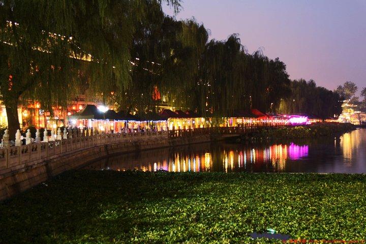 Lama Temple , Confucius Temple , Houhai Lake and Beihai Park Self-Guide Tour