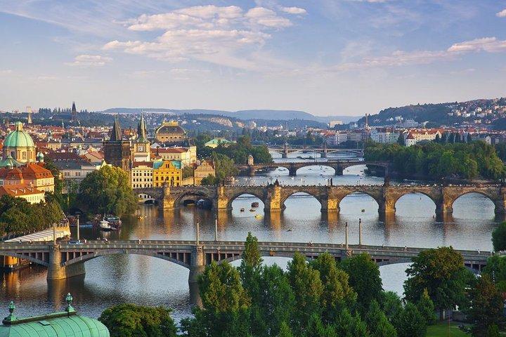 Volledige dag privétour door Praag met de auto