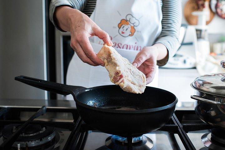 Markttour und typisches Essen bei einem Einheimischen in Mailand