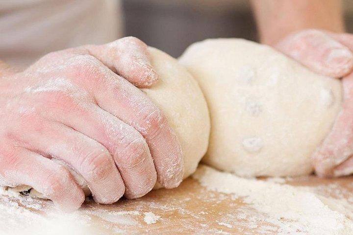Productie van het traditionele Franse stokbrood