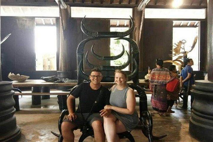 チェンマイ-チェンライ : 白い寺院-黒い博物館-青い寺院