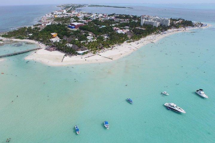 シュノーケル、ビュッフェ、オープンバー、ビーチクラブを備えたムヘーレス島へのカタマランアドベンチャー