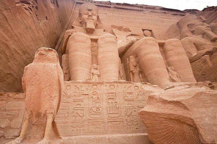 ルクソールからアスワン2泊：アブ・シンベル、フィラエ、ナイル博物館