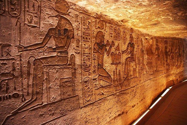 ルクソールからアスワン2泊：アブ・シンベル、フィラエ、ナイル博物館