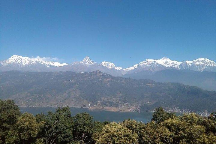 Geführte Tour zur Erkundung von Pokhara mit dem Privatwagen