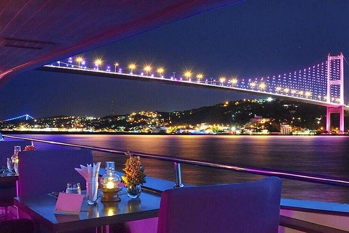 Bosphorus Dinner Cruise & Live Show – Private Table
