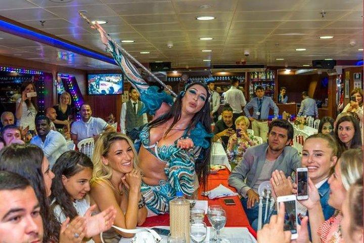 Bosporus Diner Cruise & Live Show – Privé tafel