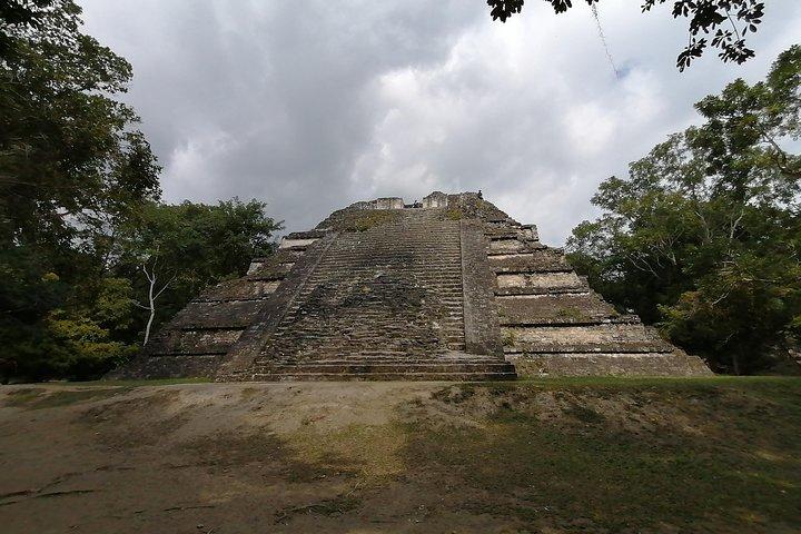 Excursión privada al atardecer Tikal VIP desde Flores Guatemala