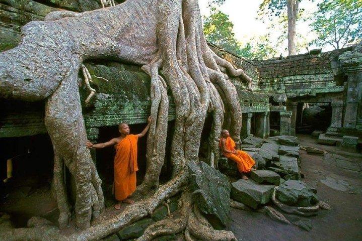 アンコール大寺院ツアーと郊外-バンタイスレイ寺院