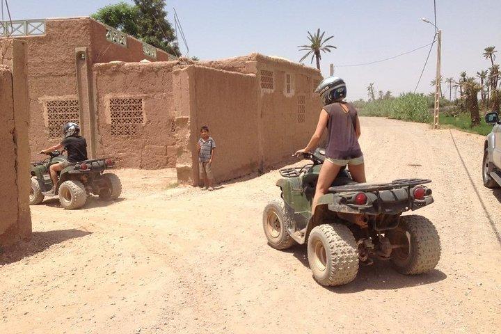 ATV Quad cykling i Marrakech ørken palmgrove
