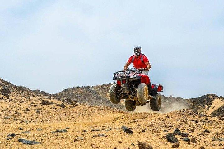 Quad nel deserto di Sharm El Sheikh, festa, cena