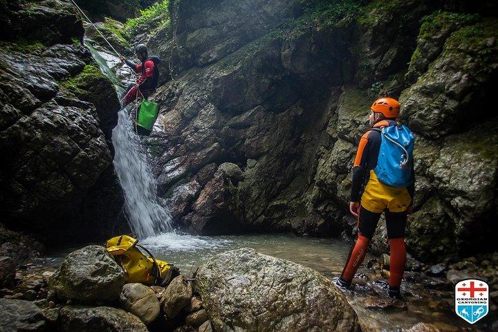 Canyon- og rappellingstur rundt Kutaisi