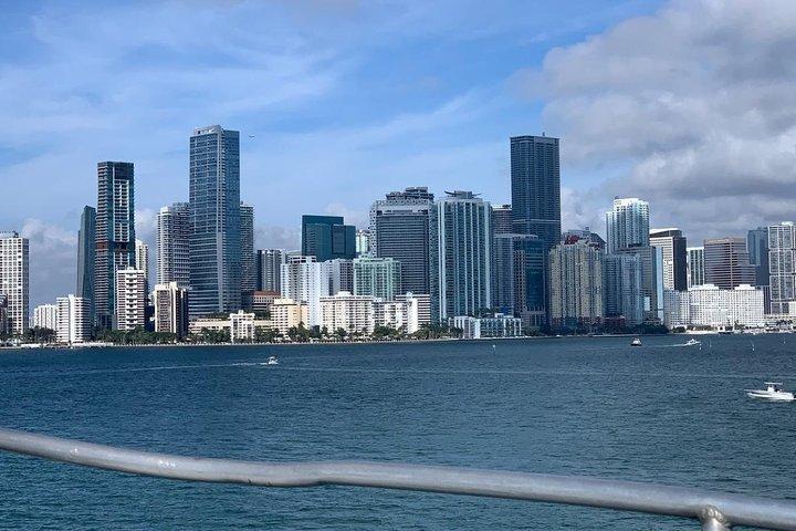 Visite d'une demi-journée de la ville de Miami en bus avec croisière touristique